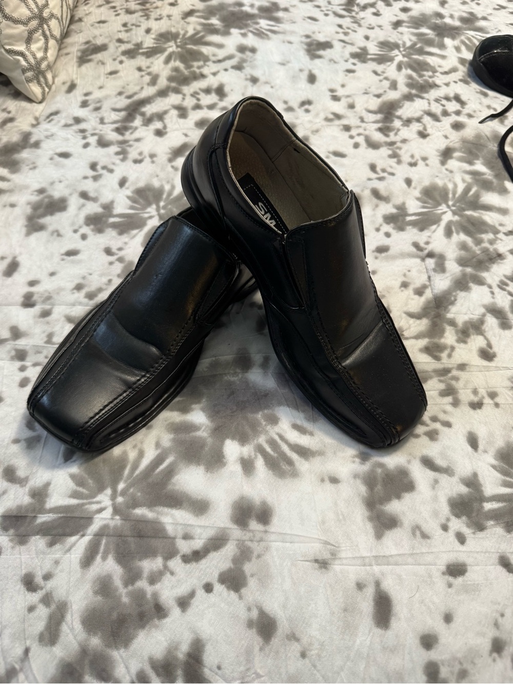 SM New York Black Slip-On Leather Loafers